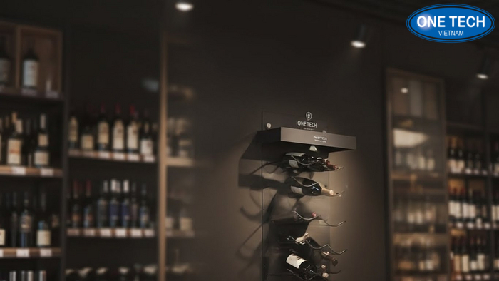 Kệ đứng áp tường trưng bày rượu cho cửa hàng rượu