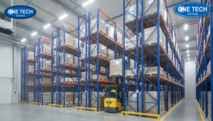 Kệ drive thru kho lạnh Hệ thống kệ drive thru trong kho lạnh, tối ưu mật độ chứa và giảm thất thoát năng lượng