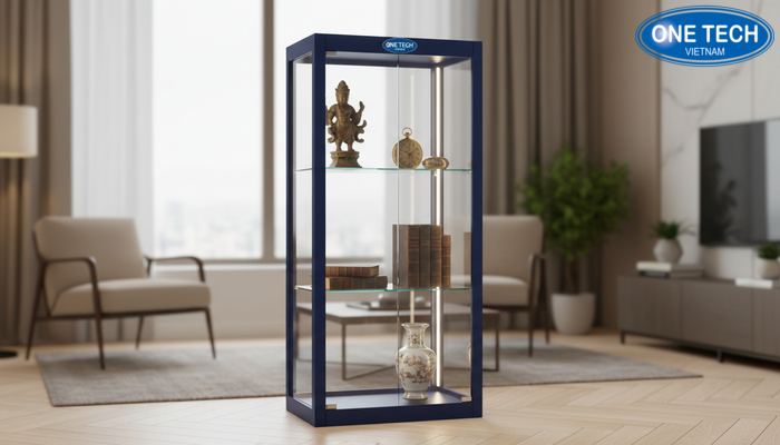 Tủ kính trưng bày đồ cổ phòng khách Tủ kính trưng bày đồ cổ trong phòng khách giúp chống bụi và tôn hiện vật