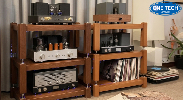 Kệ để amply đa năng OneTech Kệ để amply đa năng thiết kế thoáng tản nhiệt lắp đặt thực tế