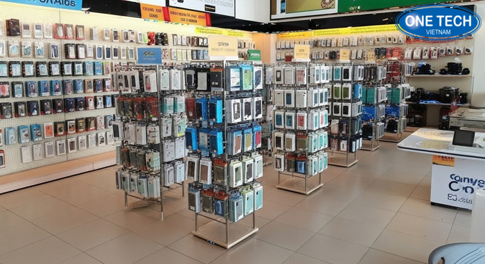 Bố trí kệ trưng bày phụ kiện điện thoại cho showroom Sơ đồ bố trí kệ đứng đa tầng và kệ xoay cho showroom phụ kiện